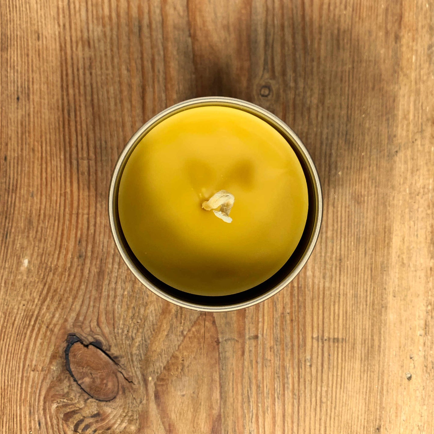 Candela cera d'api barattolo di latta